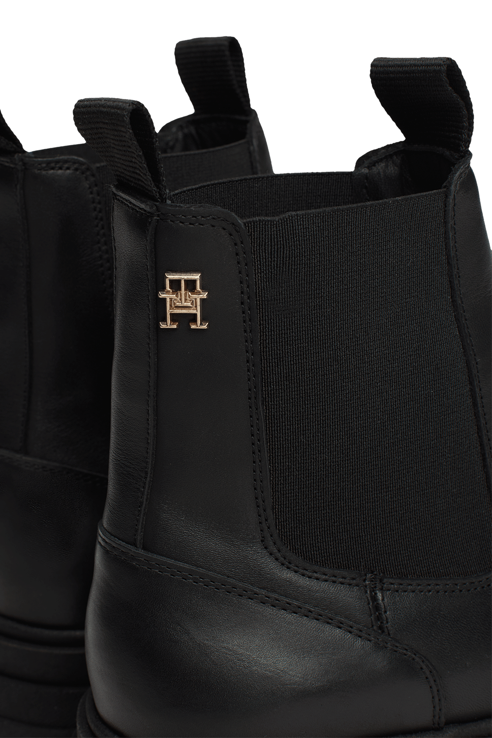 תמונת תקריב של מגפיים