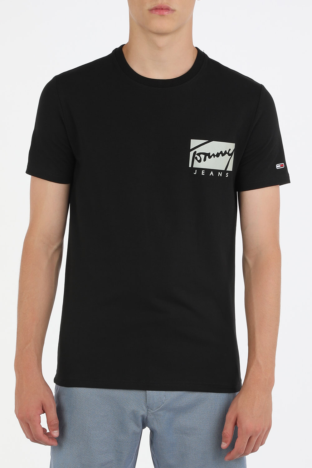 תמונת דוגמן קידמית של Script Logo T-Shirt in Black