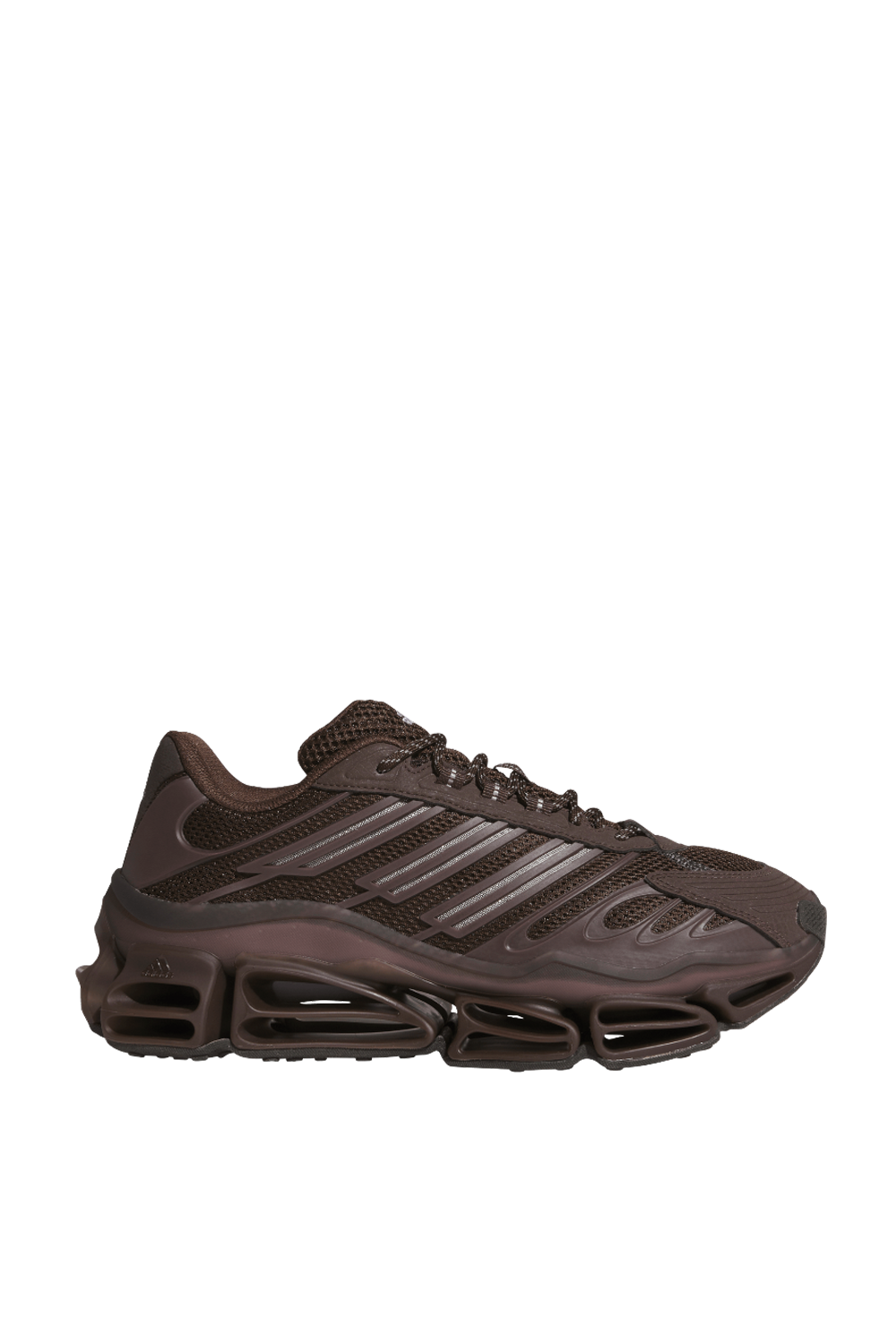 תמונה קידמית של נעלי סניקרס מגה רייד