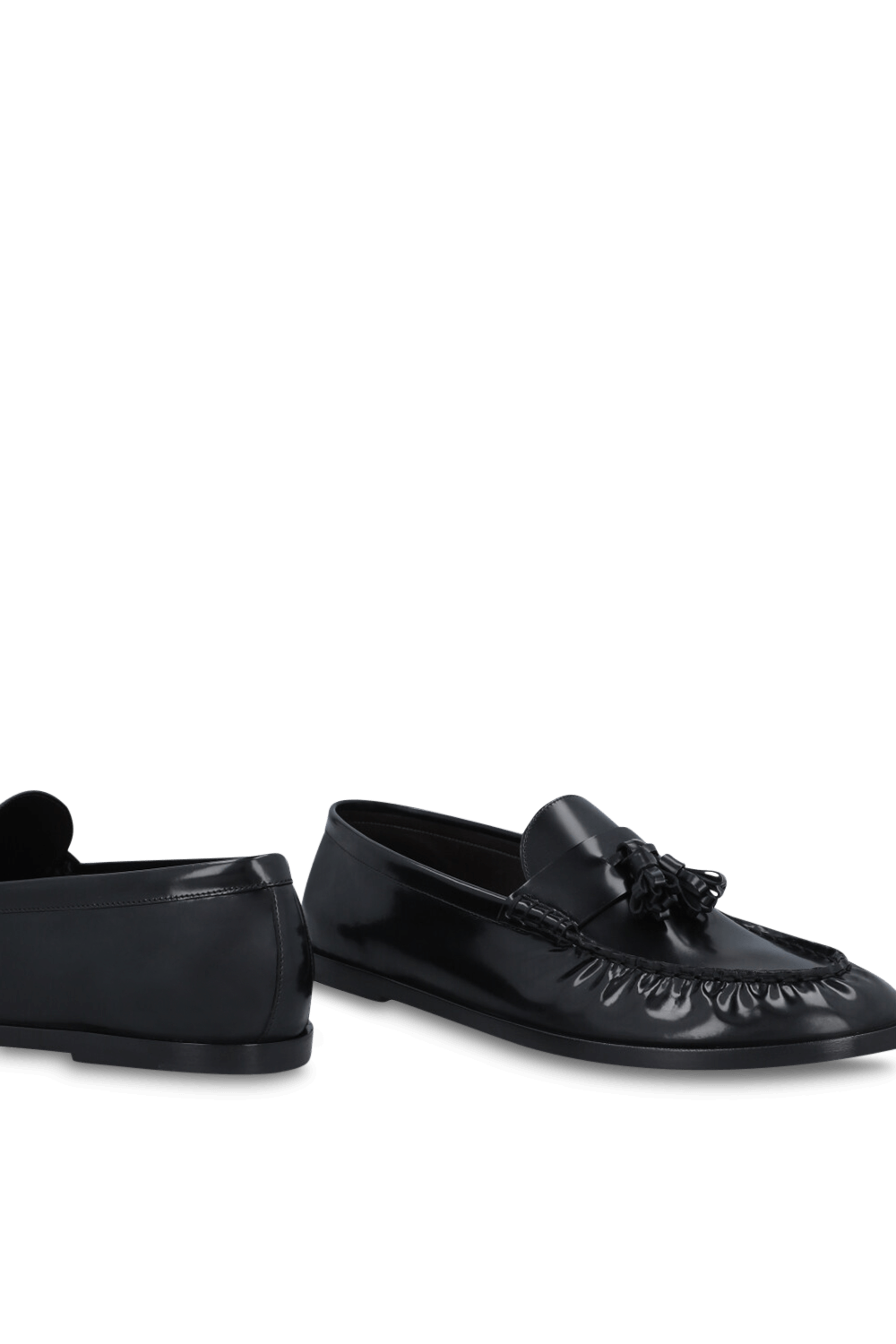 תמונת תקריב של נעלי מוקסינים