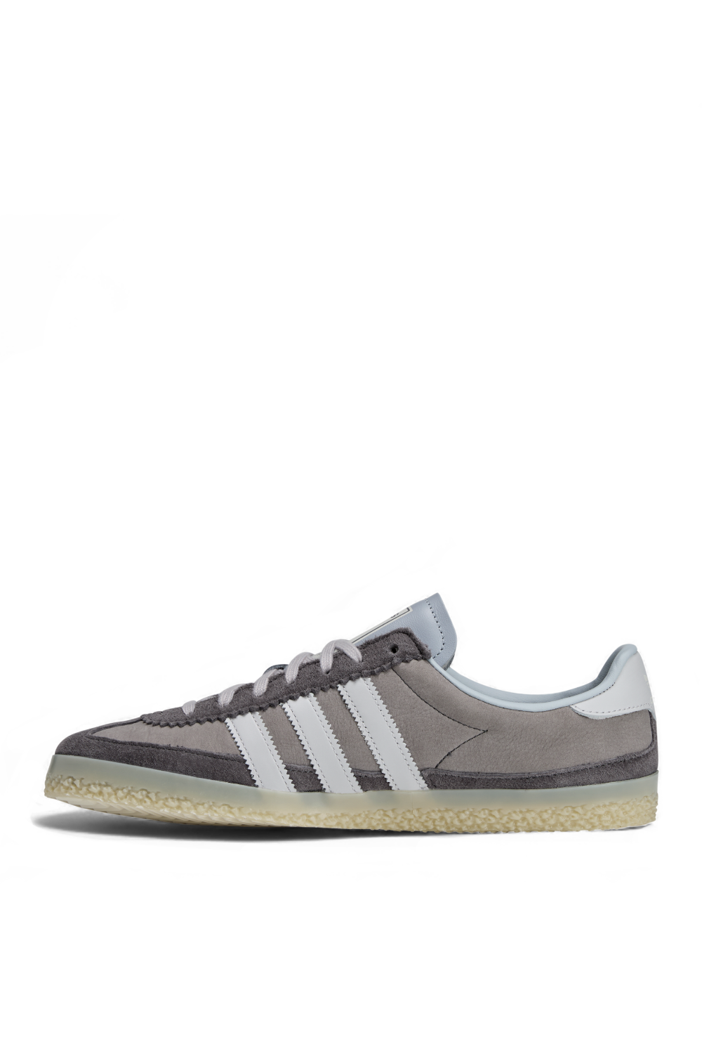 תמונה אחורית של נעלי סניקרס