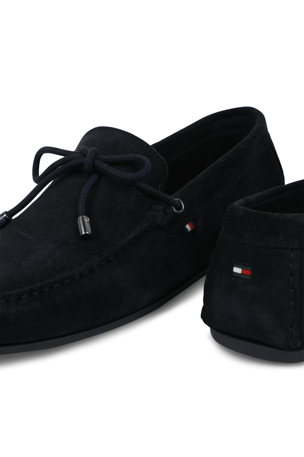 תמונת תקריב של נעלי מוקסין מזמש בכחול נייבי