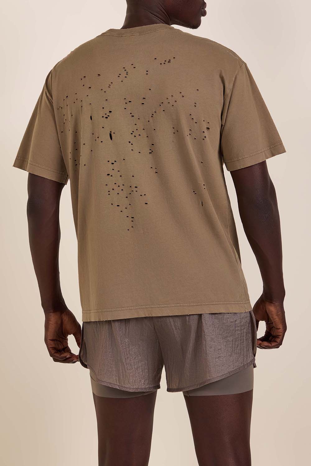 תמונת דוגמן אחורית של חולצת אימון