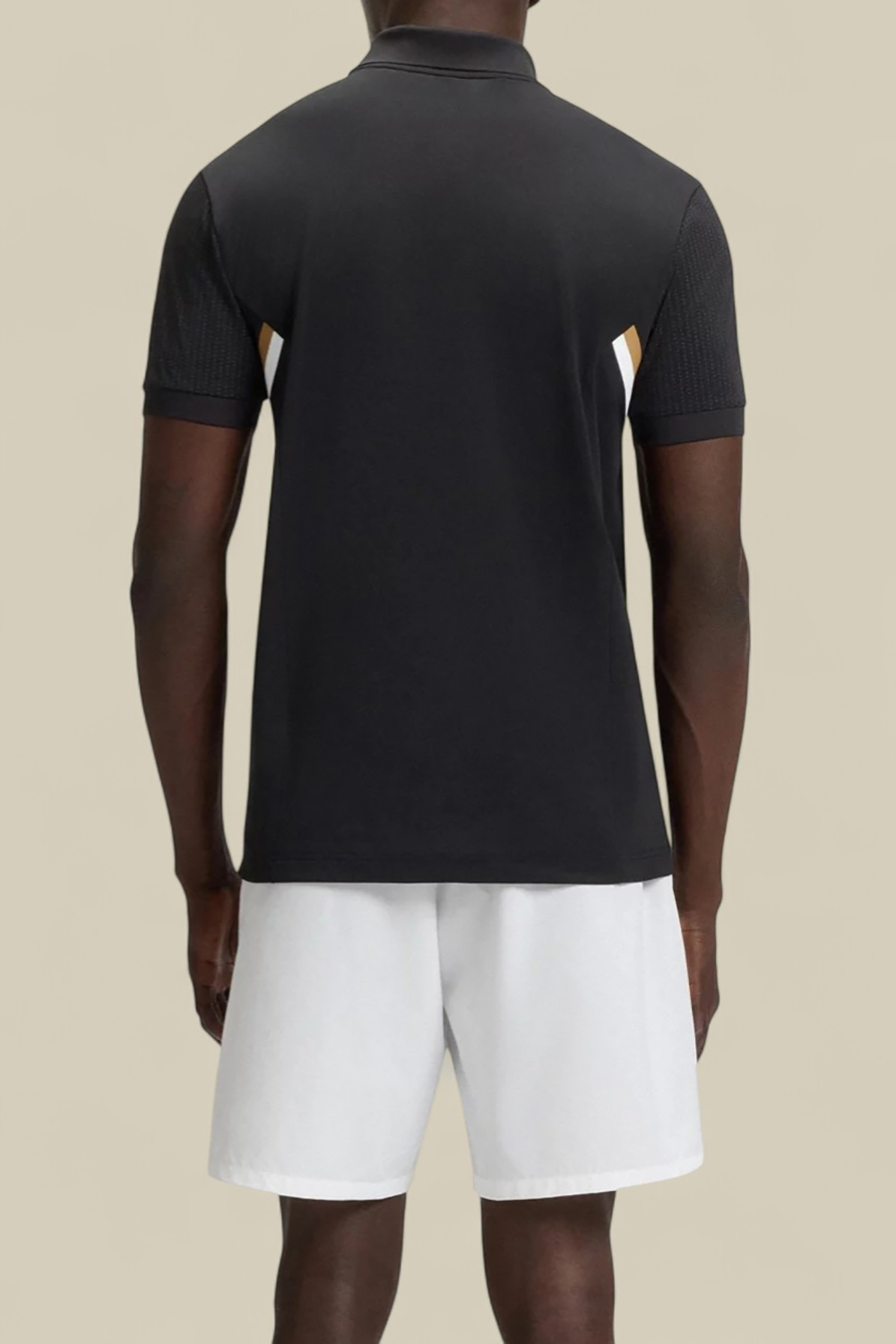 תמונת דוגמן אחורית של חולצת פולו סלים