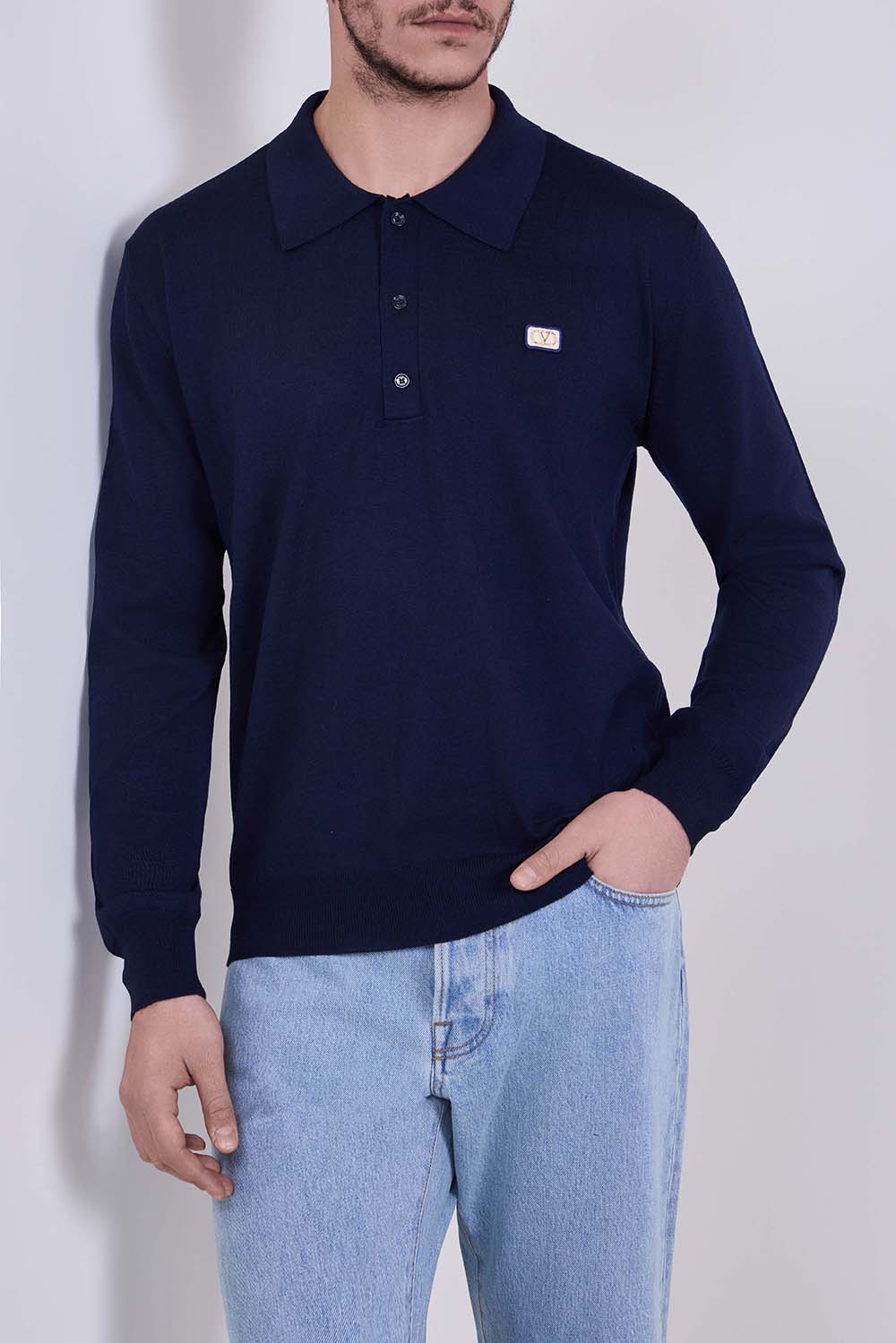 תמונת דוגמן קידמית של חולצת פולו צמר