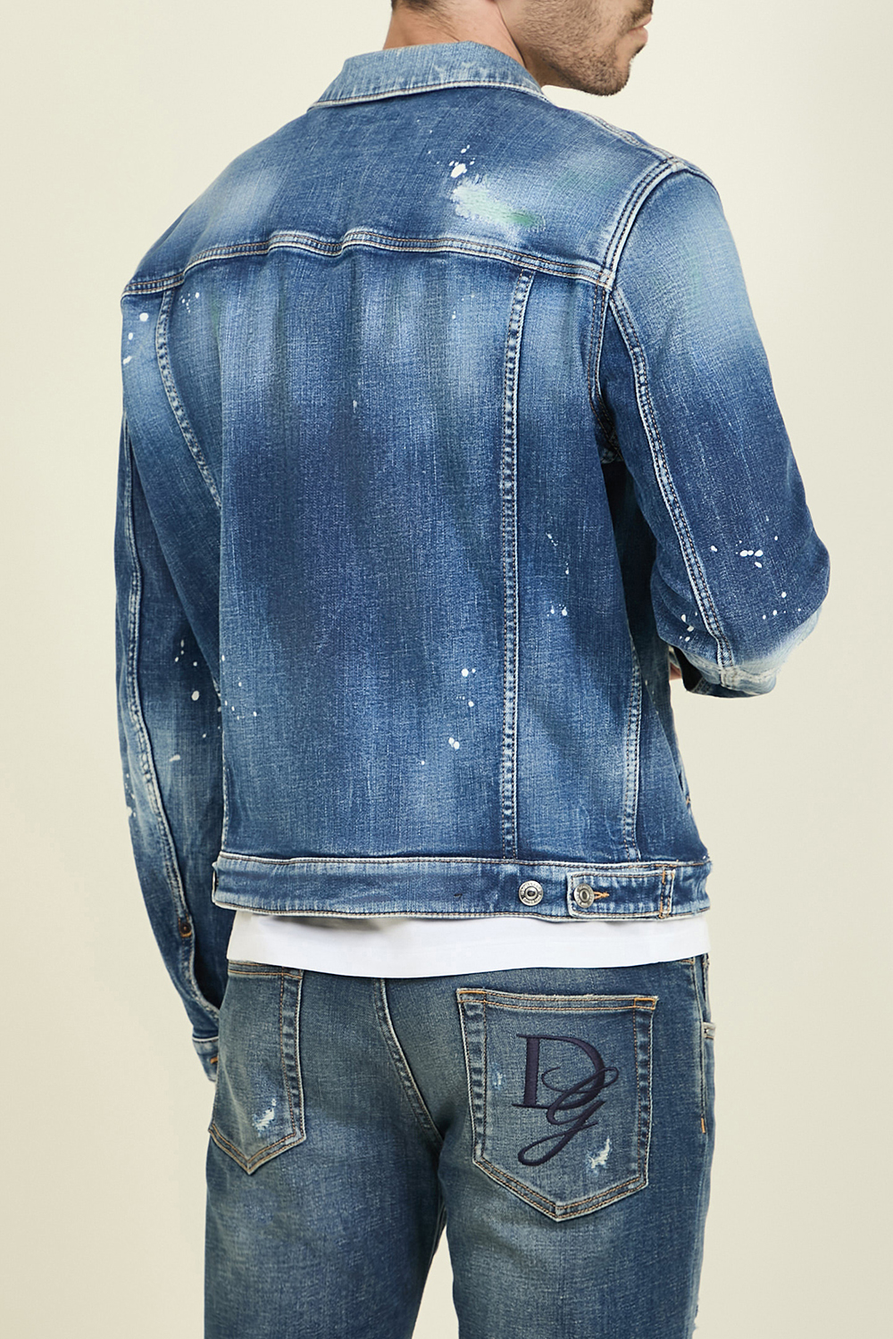 תמונת דוגמן אחורית של ז'קט ג'ינס