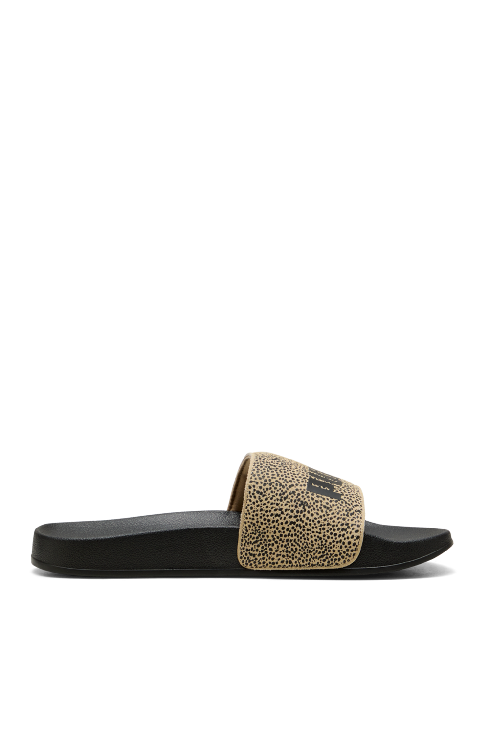 תמונה קידמית של כפכפים