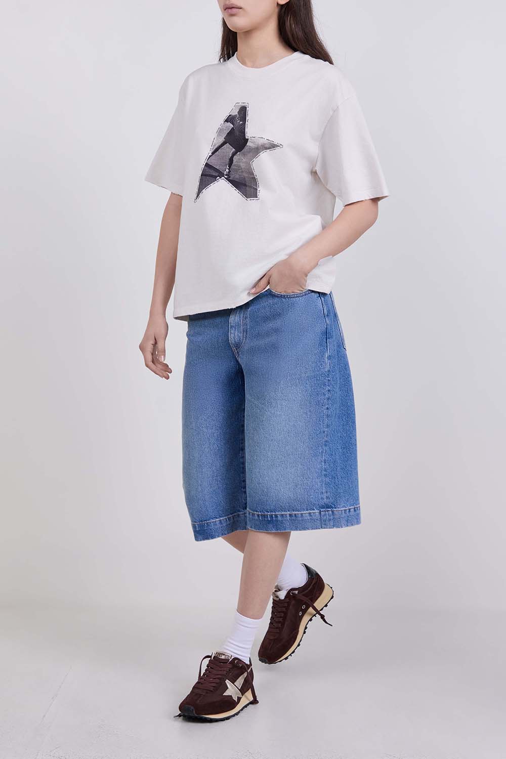 תמונת דוגמן קידמית של נעלי סניקרס מרתון