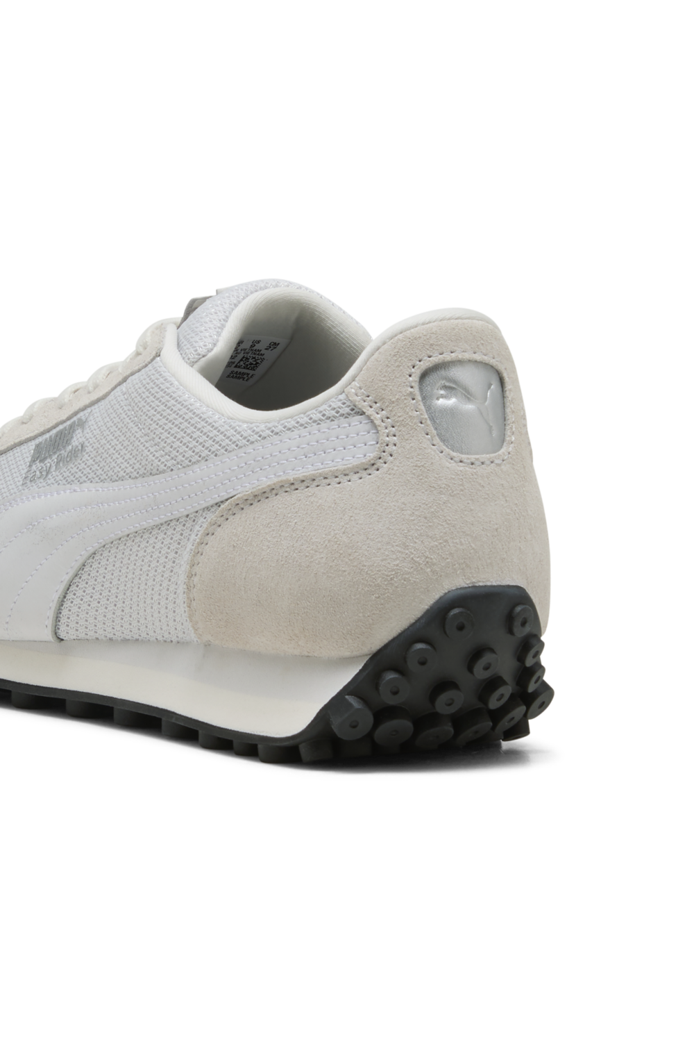 תמונת פנים של נעלי סניקרס