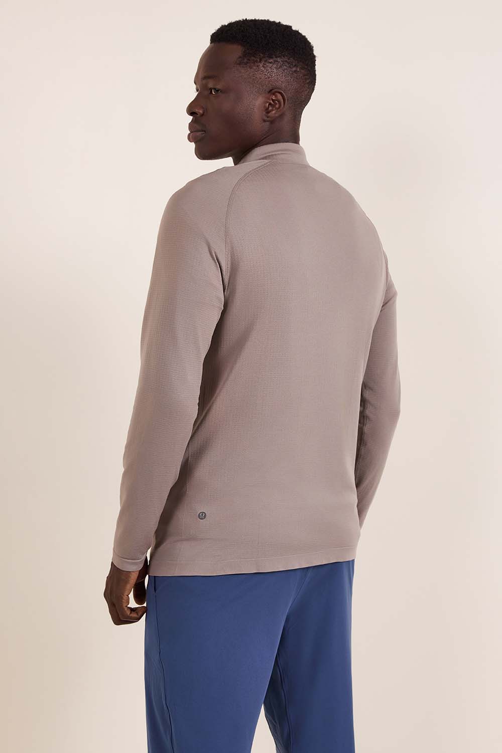 תמונת דוגמן אחורית של Metal Vent Tech Half-Zip