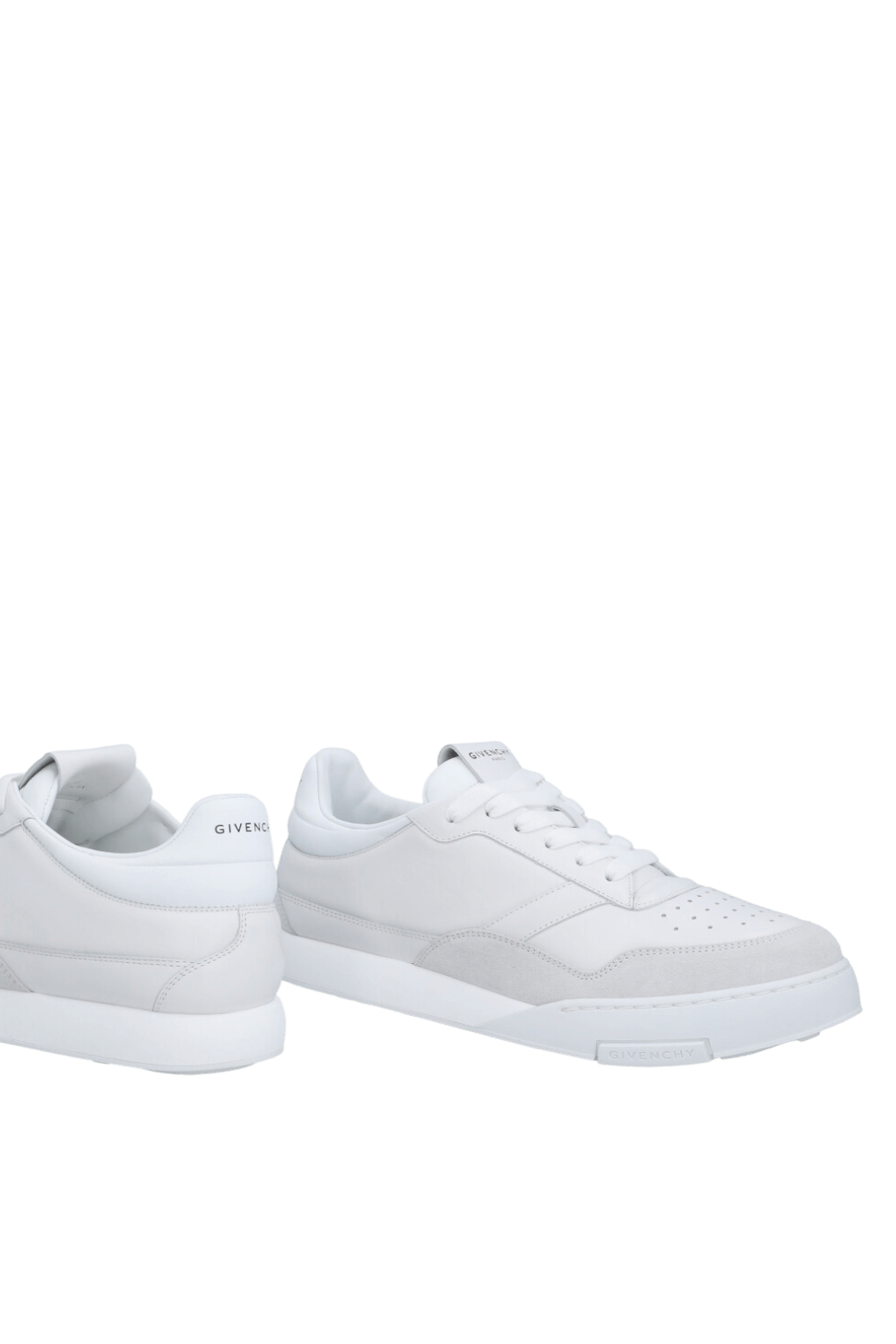 תמונת תקריב של נעלי סניקרס