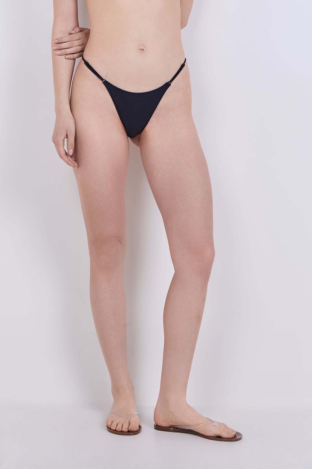 תמונת דוגמן קידמית של תחתוני ביקיני לונה