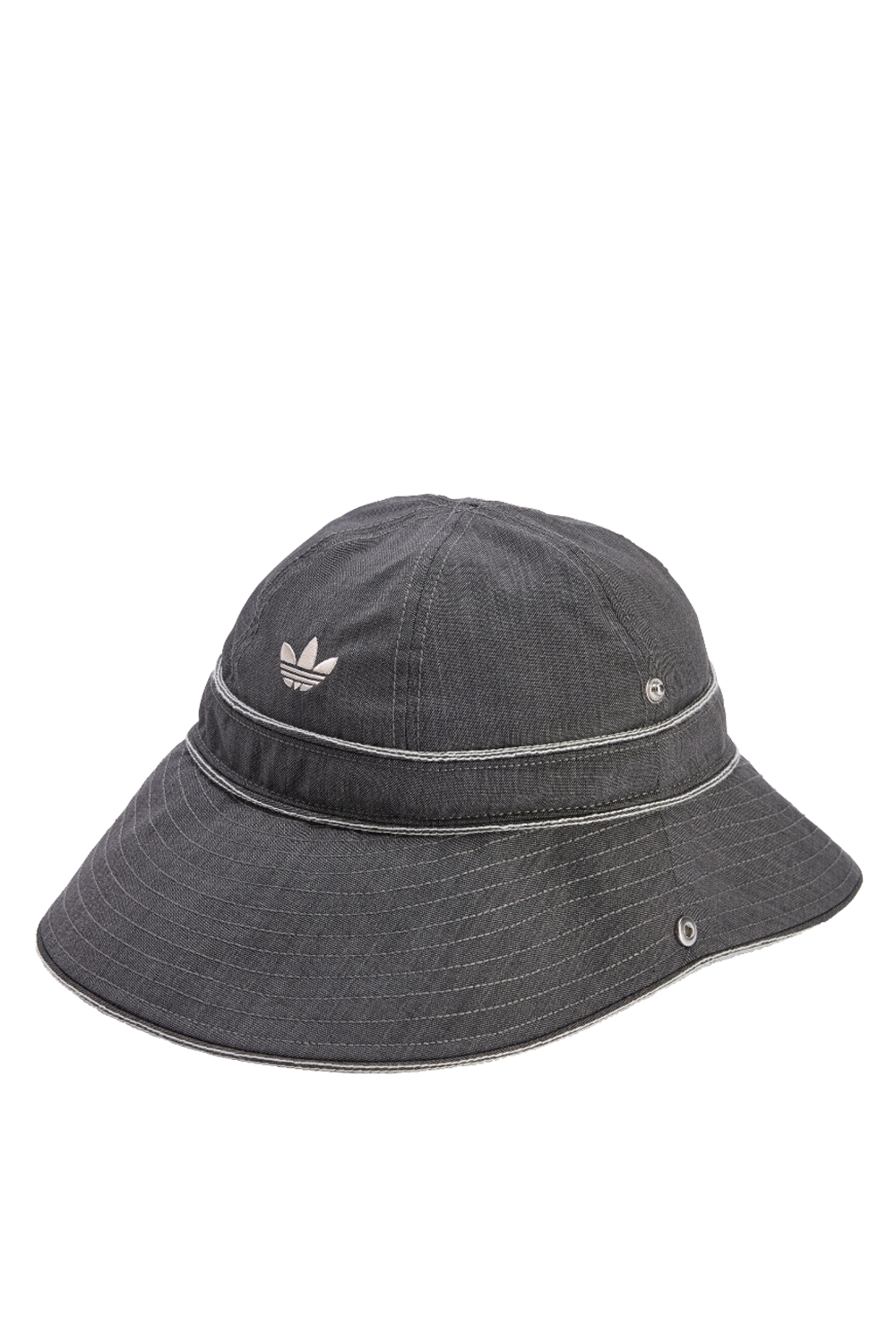 תמונה קידמית של ווילס בונר X אדידס כובע באקט