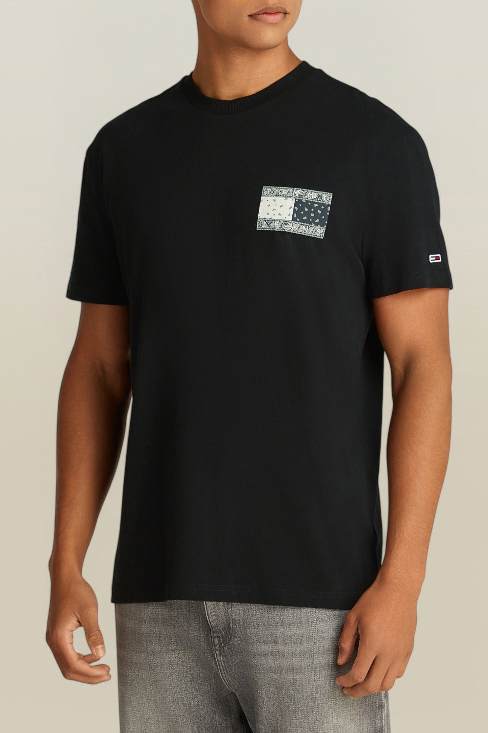 תמונת דוגמן קידמית של חולצת טי