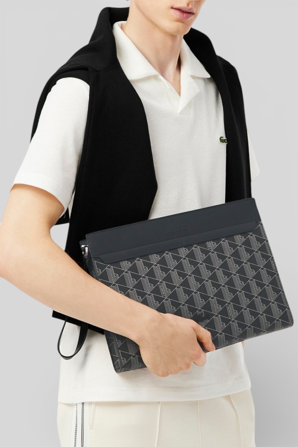 תמונת דוגמן קידמית של תיק ללפטופ