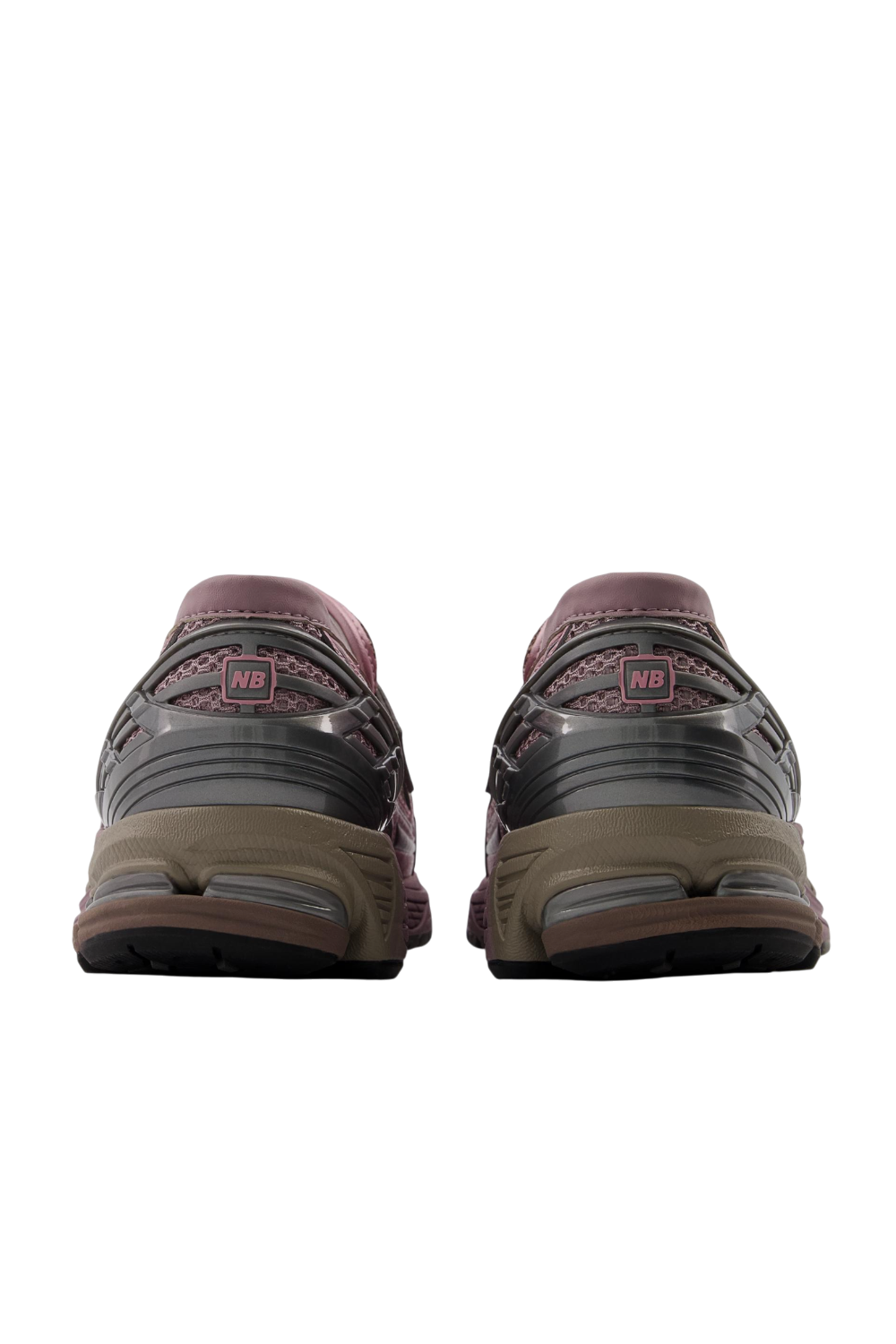 תמונה אחורית של נעלי סניקרס