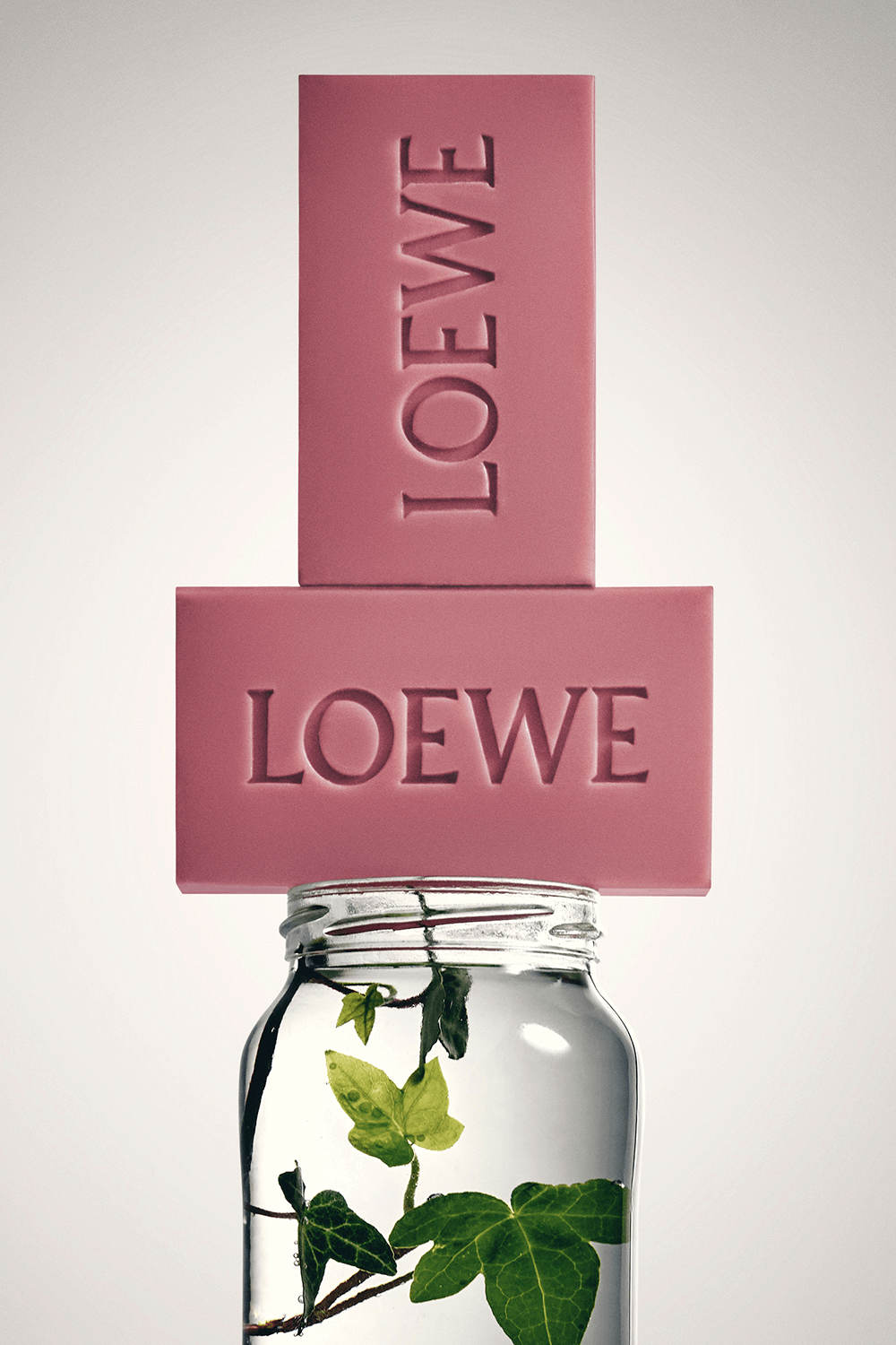 תמונת תקריב של Loewe Ivy Scented Soap Pack