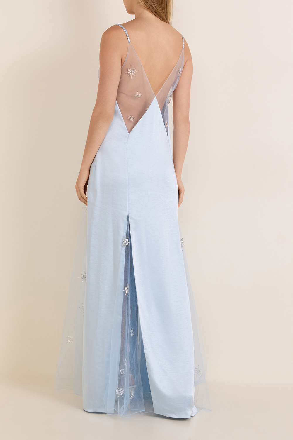 תמונת דוגמן אחורית של שמלת מקסי חצי-שקופה