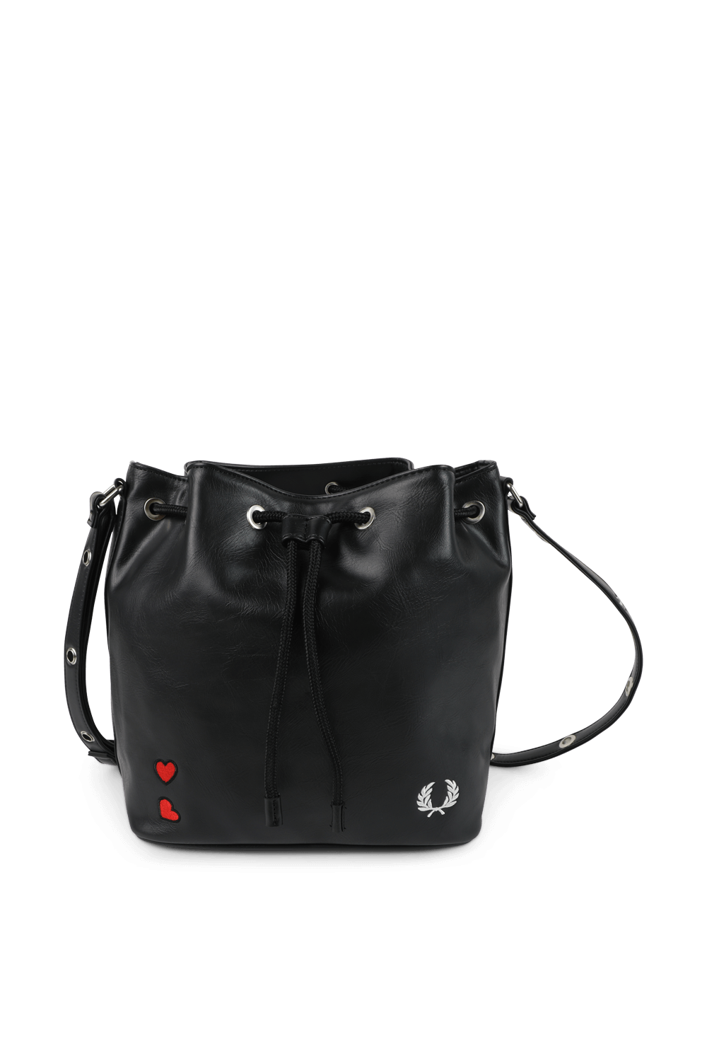 תמונה קידמית של תיק באקט עם לבבות רקומים בגוון שחור