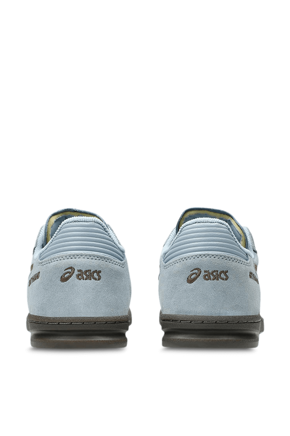 תמונת תקריב של אסיקס X היי נעלי סניקרס סקיי האנד