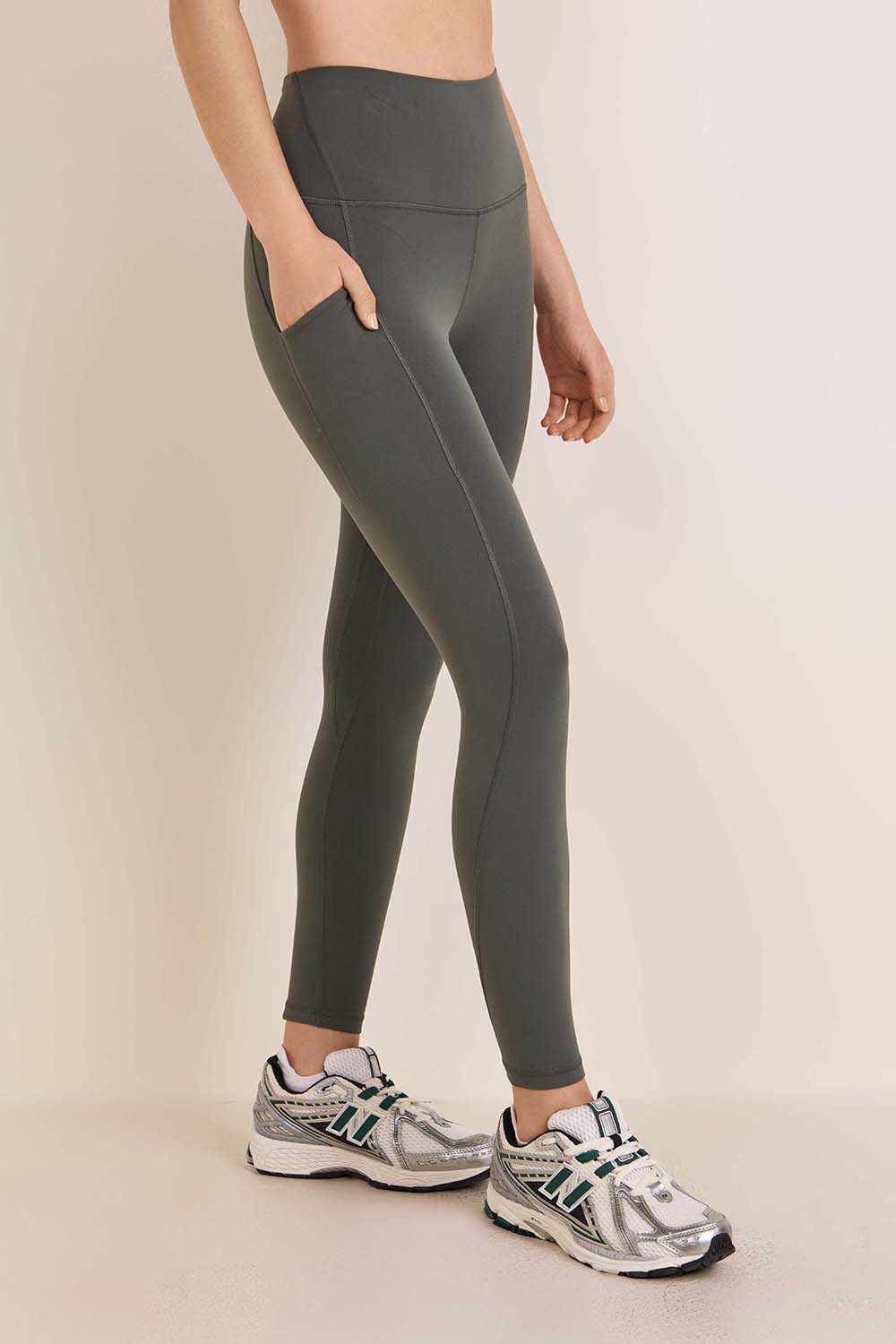 תמונת דוגמן קידמית של Align HR Pant 25'' Leggings *Pockets