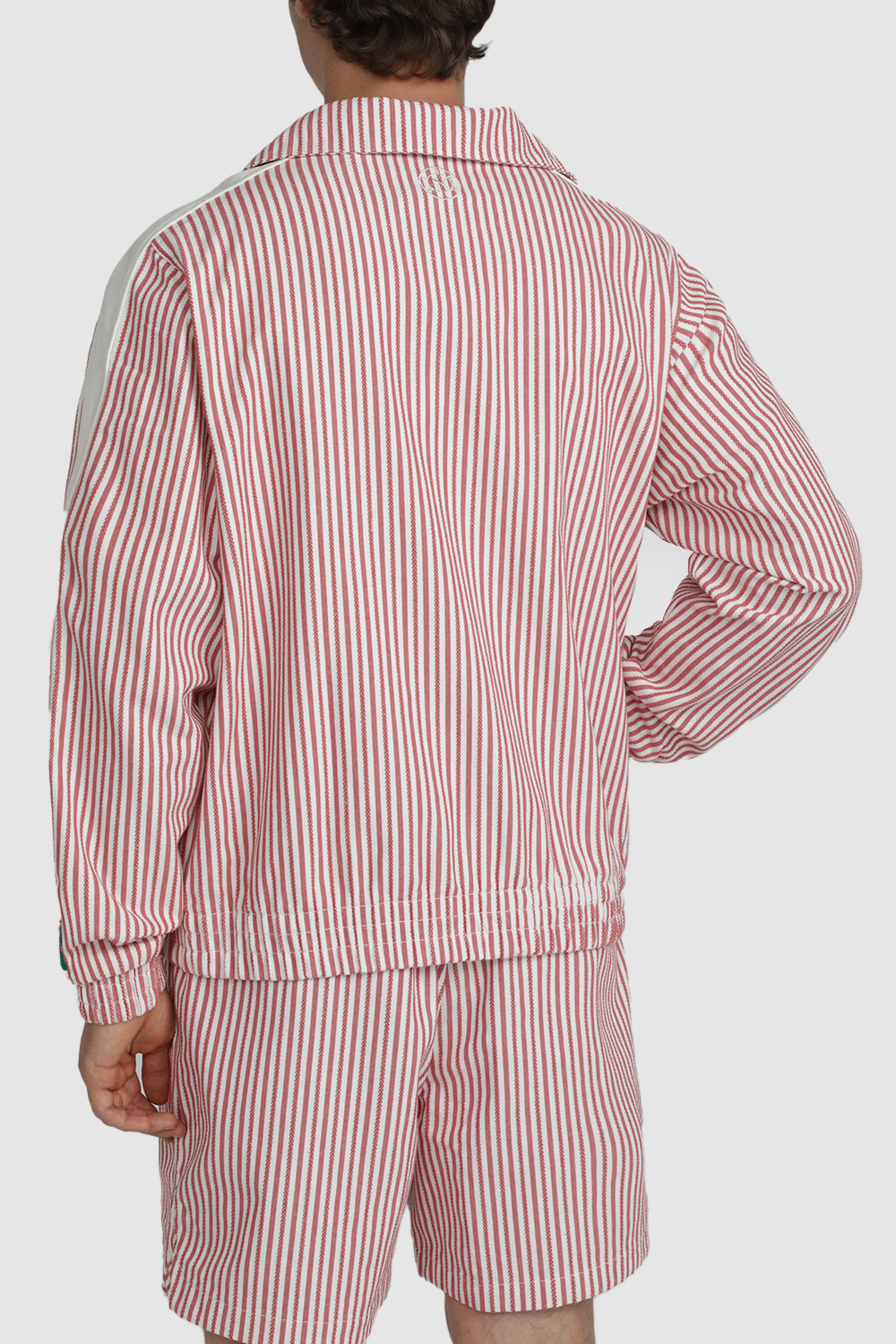 תמונת דוגמן אחורית של פומה X רהוג`י ג`קט