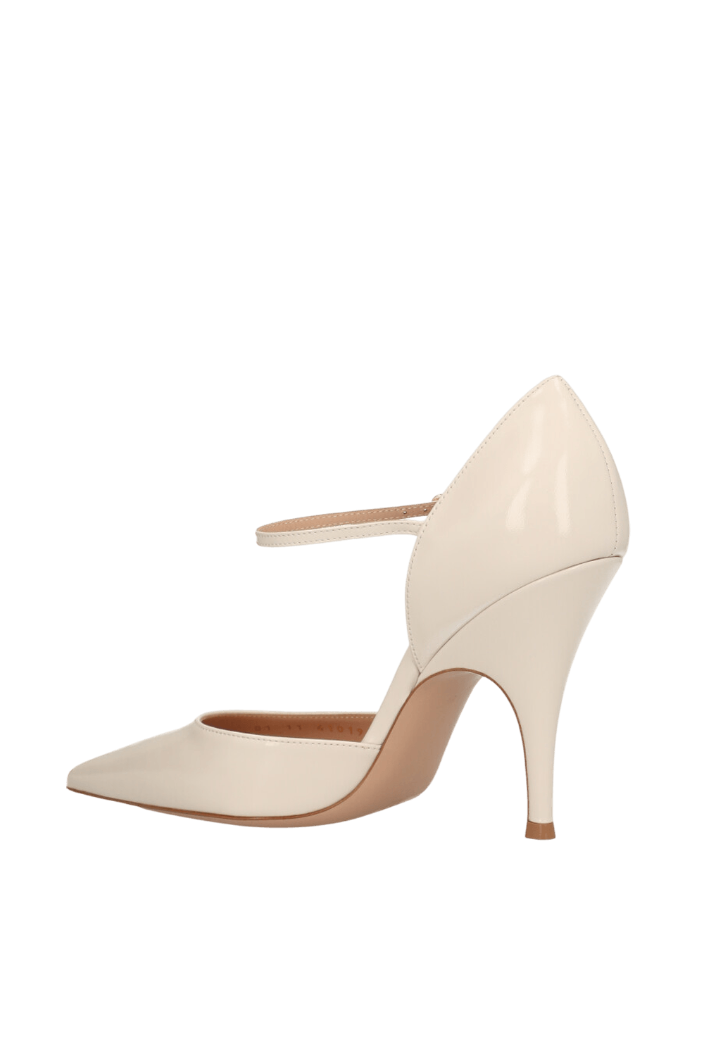 תמונה אחורית של נעלי עקב