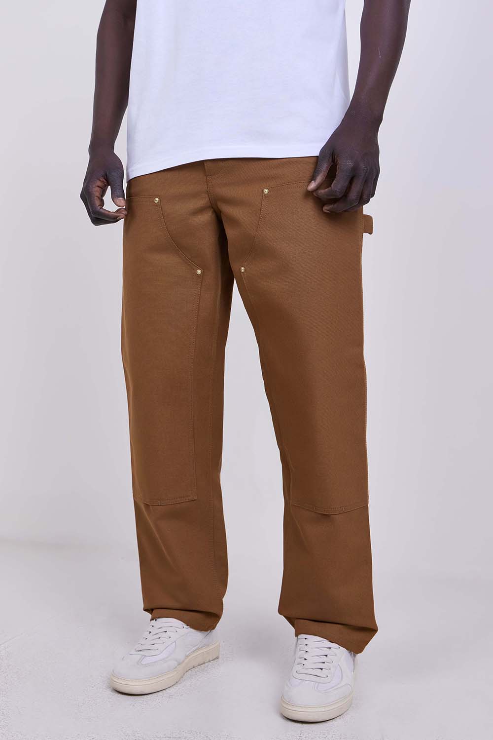 תמונת דוגמן קידמית של מכנסי ג'ינס דאבל ניי