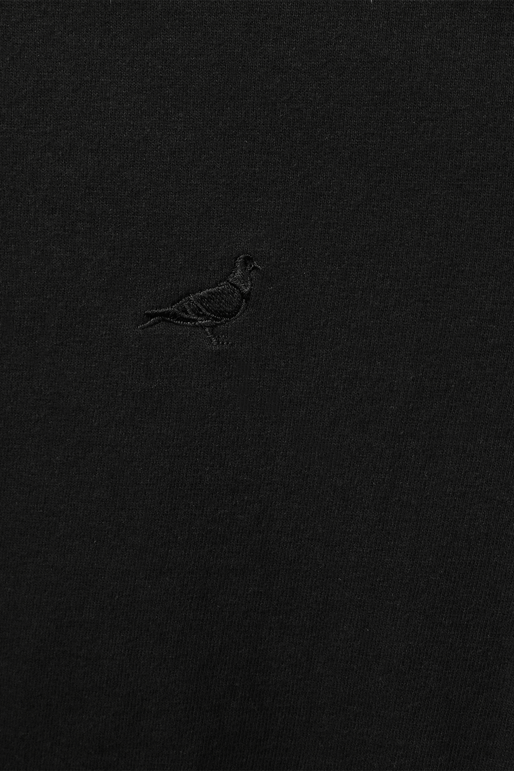 תמונה אחורית של Tonal Pigeon Tee in Black