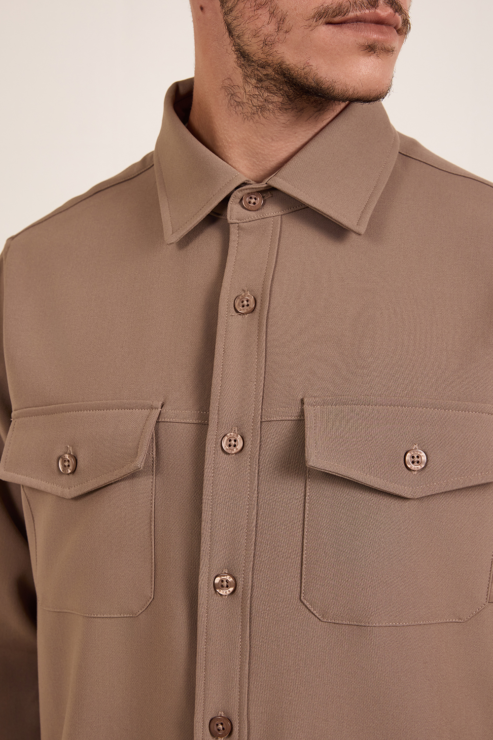 תמונת תקריב דוגמן של חולצת ז'קט