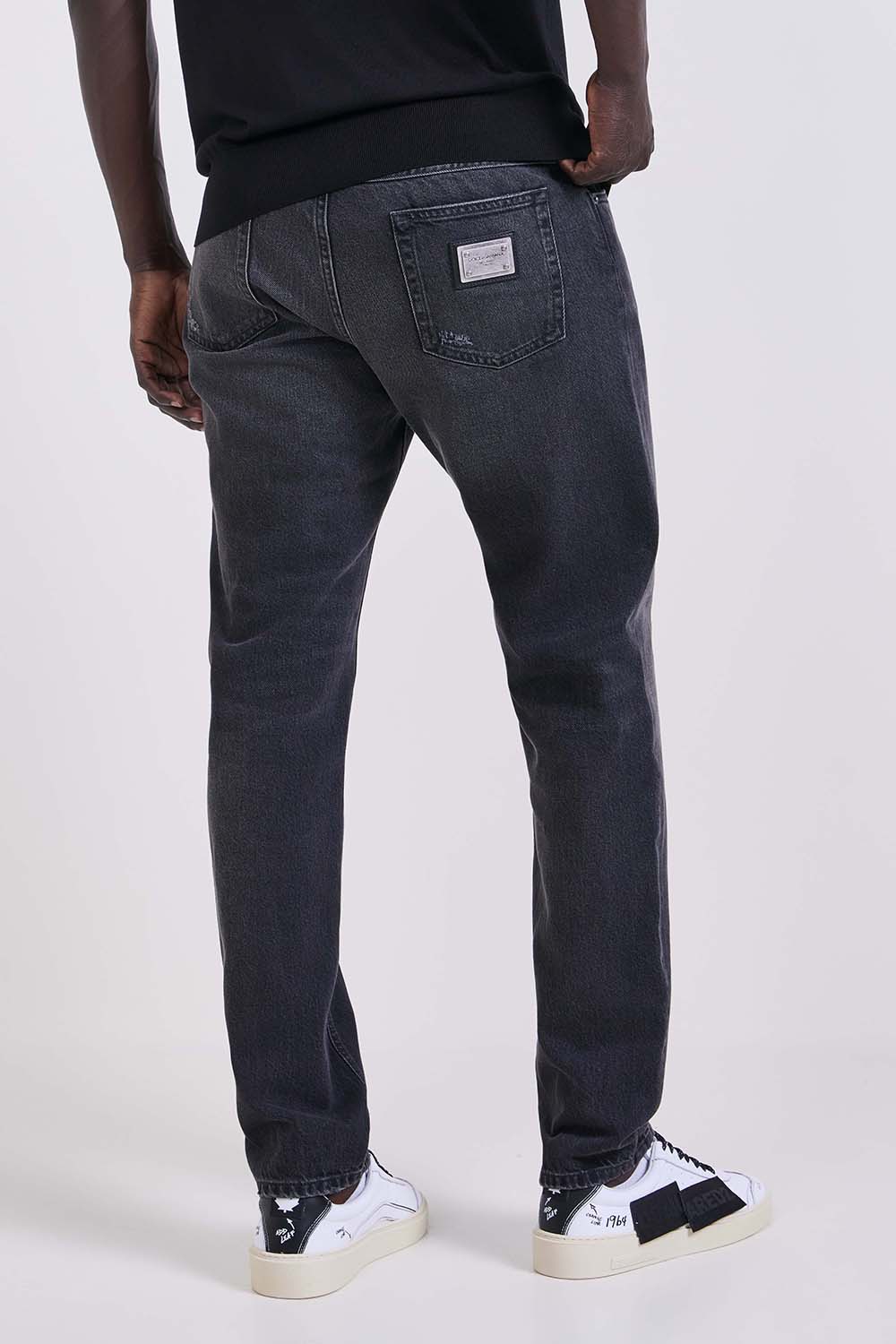 תמונת דוגמן אחורית של מכנסי ג'ינס