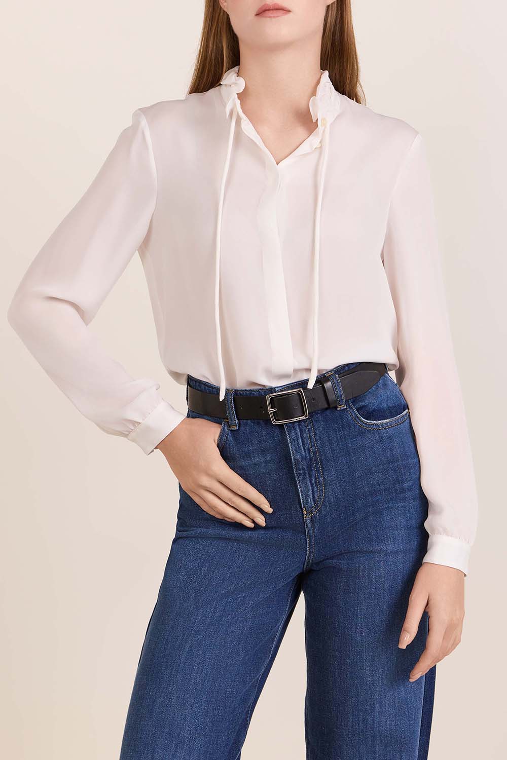 תמונת דוגמן קידמית של חולצת מכופתרת