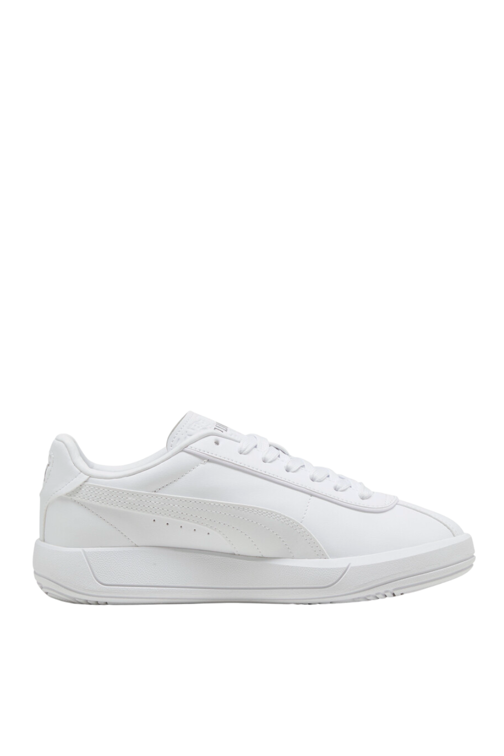 תמונה קידמית של נעלי סניקרס