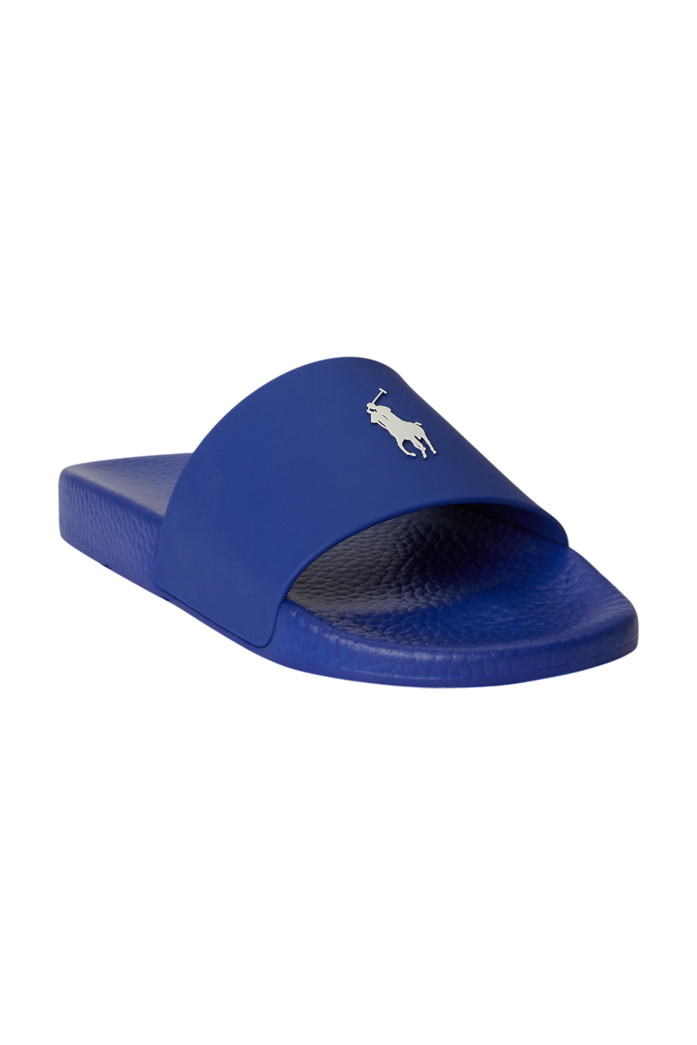 תמונת תקריב של כפכפי סליידס