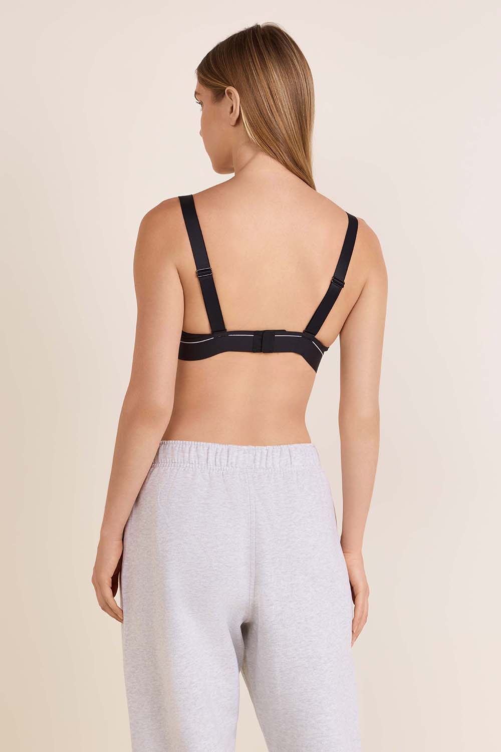תמונת דוגמן אחורית של Stretch Cotton Ribbed Logo Bralette