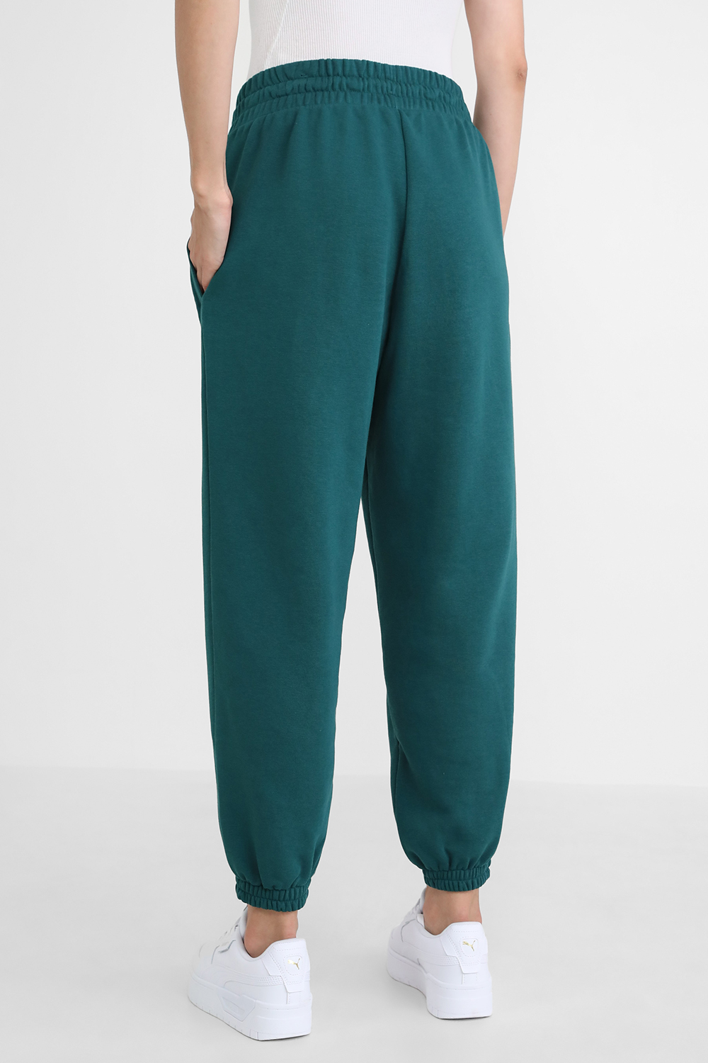 תמונת דוגמן אחורית של מכנסי טרנינג