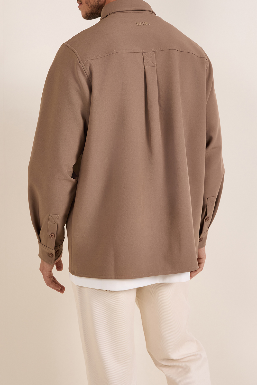 תמונת דוגמן אחורית של חולצת ז'קט