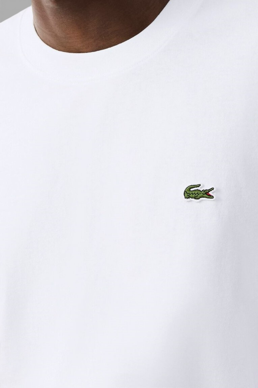 תמונת תקריב דוגמן של חולצת טי