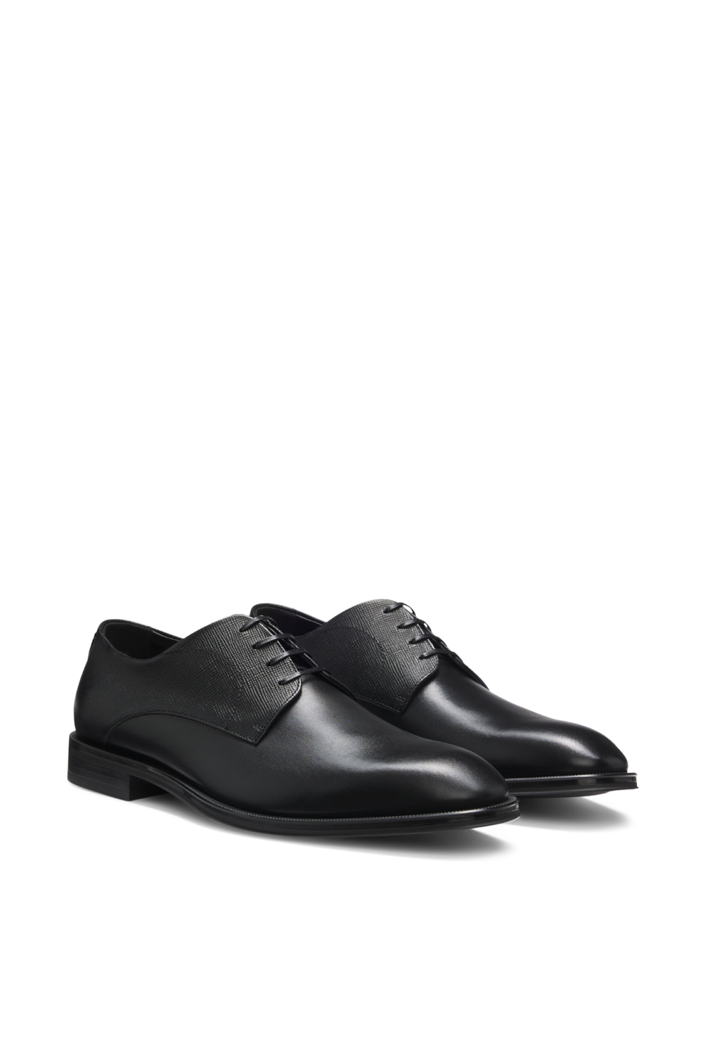 תמונה אחורית של נעלי דרבי עור