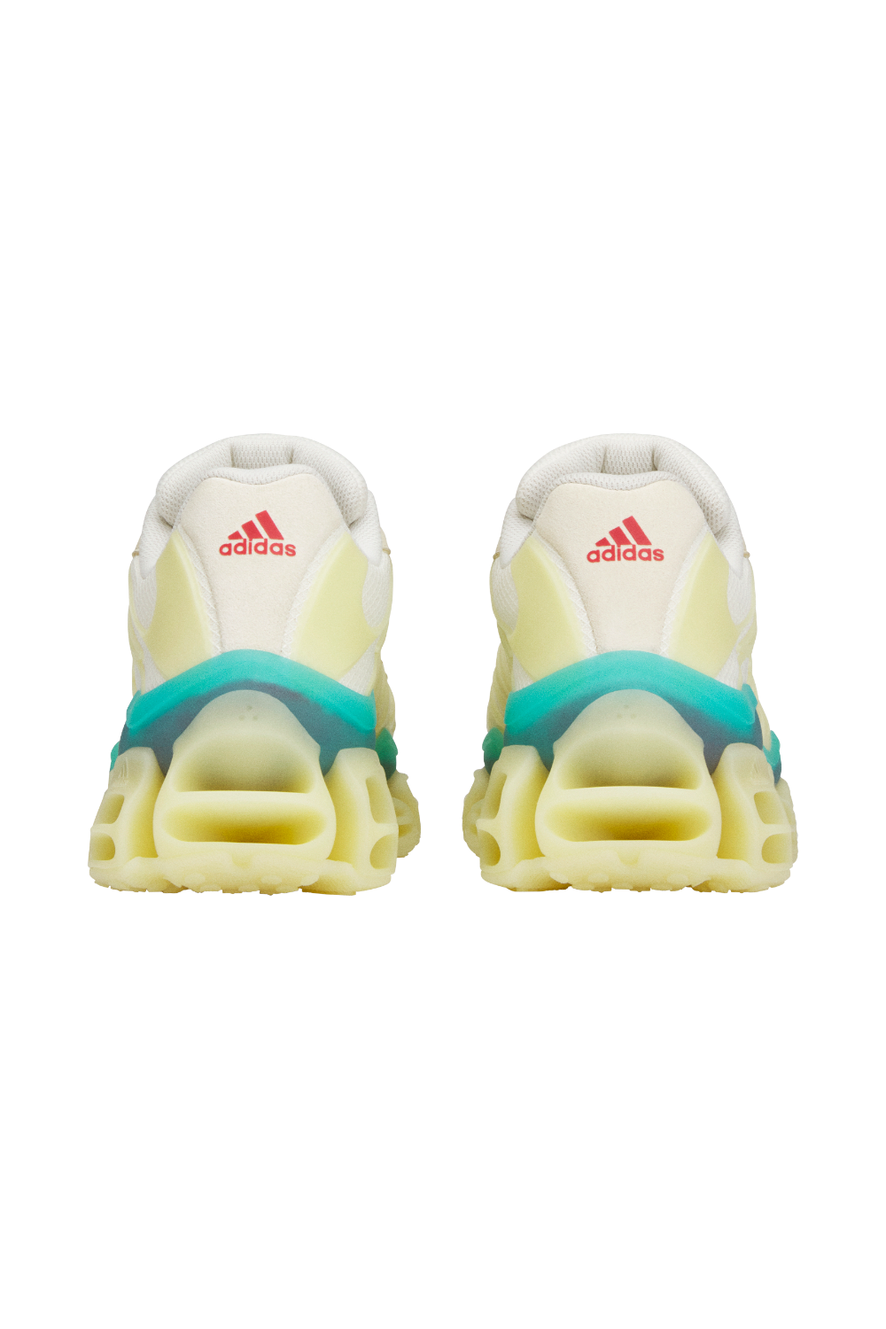 תמונת פנים של נעלי סניקרס מגה־רייד אדידס X וילי צ'אווריה