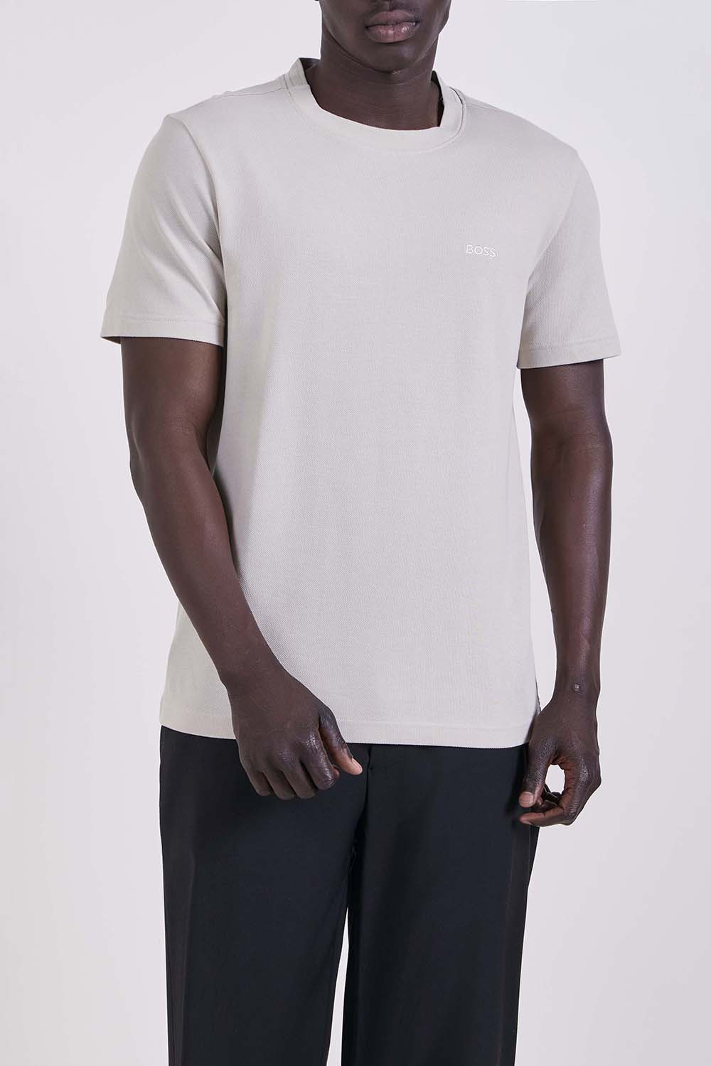 תמונת דוגמן קידמית של חולצת טי