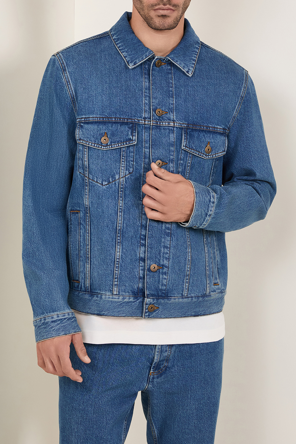 תמונת דוגמן קידמית של ז'קט ג'ינס