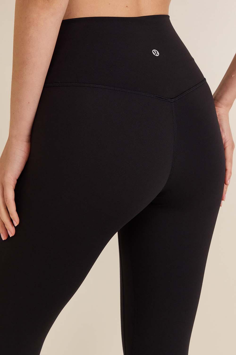 תמונת תקריב דוגמן של Align No-Line HR Pant 25'' Leggings