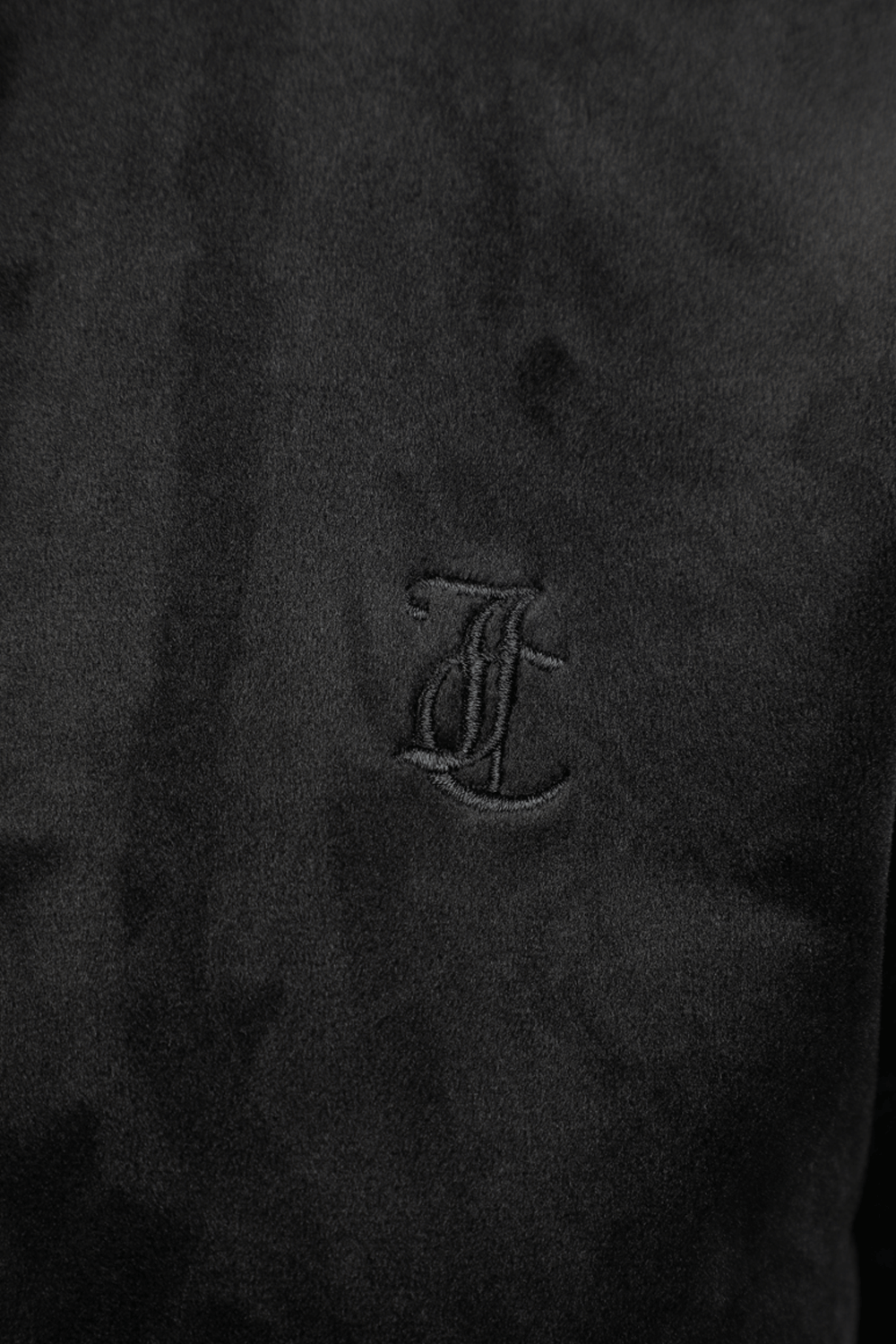 תמונה אחורית של Black Classic Velour Hoodie