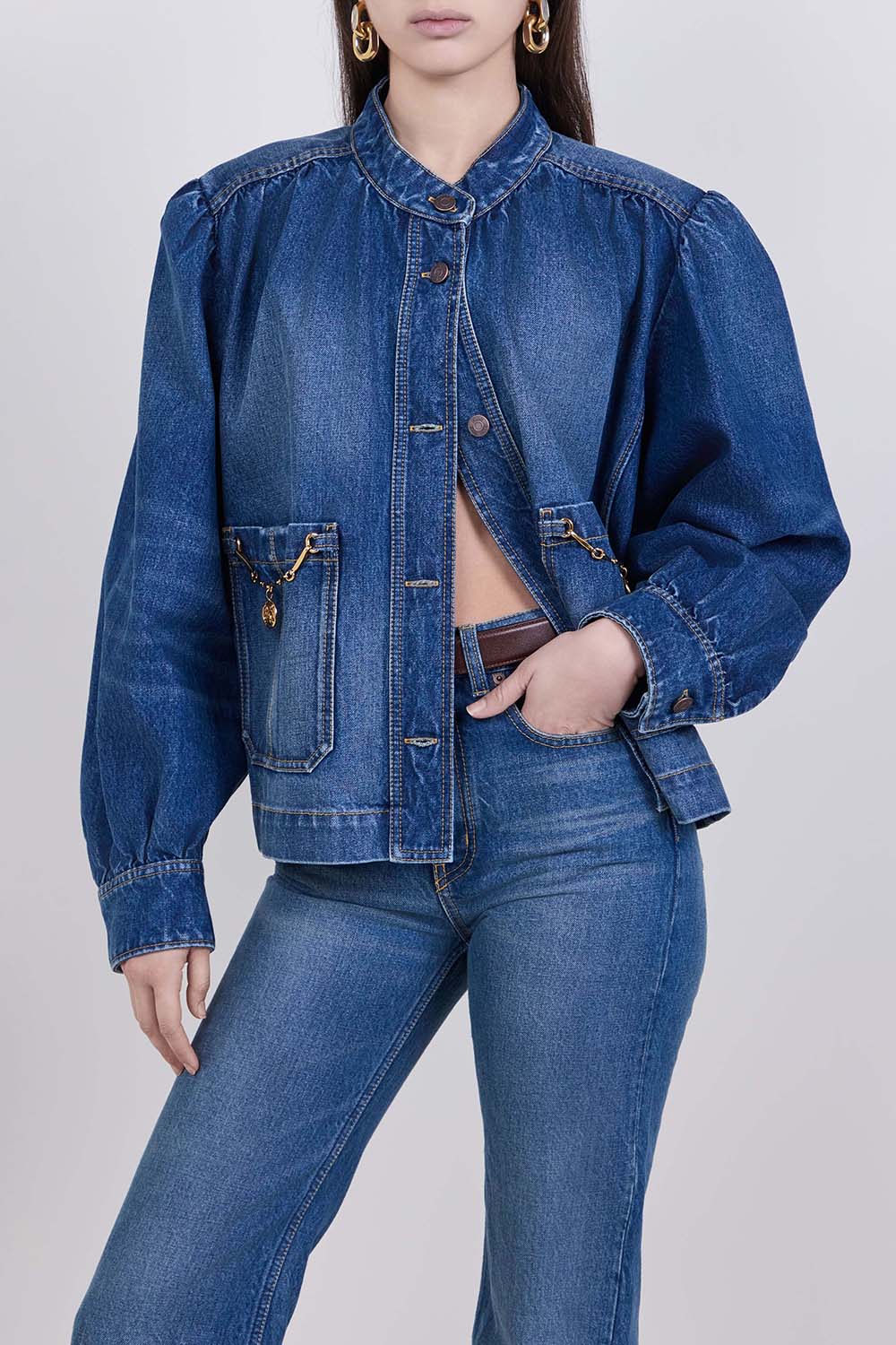 תמונת דוגמן קידמית של ז'קט ג'ינס