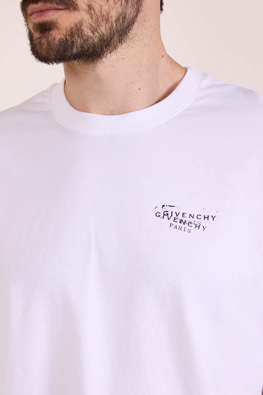 תמונת תקריב דוגמן של חולצת טי