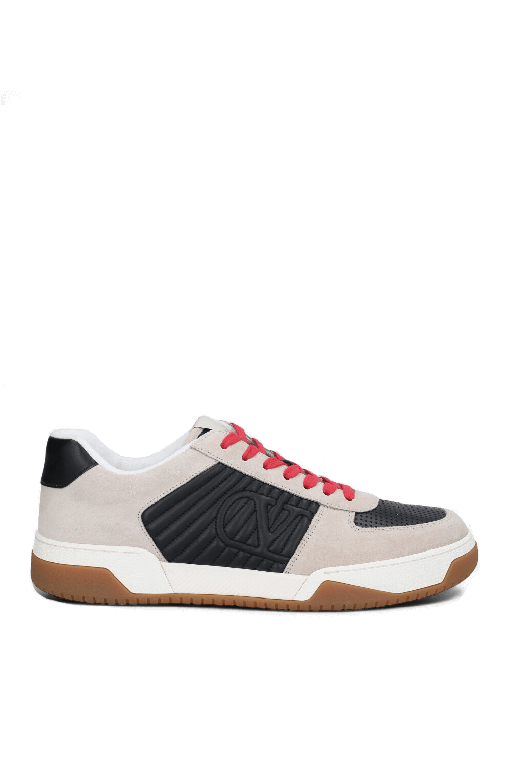 תמונה קידמית של נעלי סניקרס