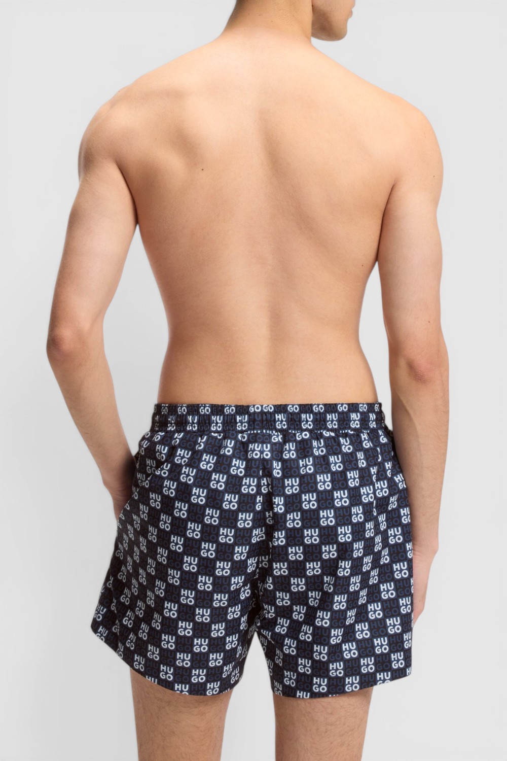 תמונת דוגמן אחורית של מכנסי בגד ים