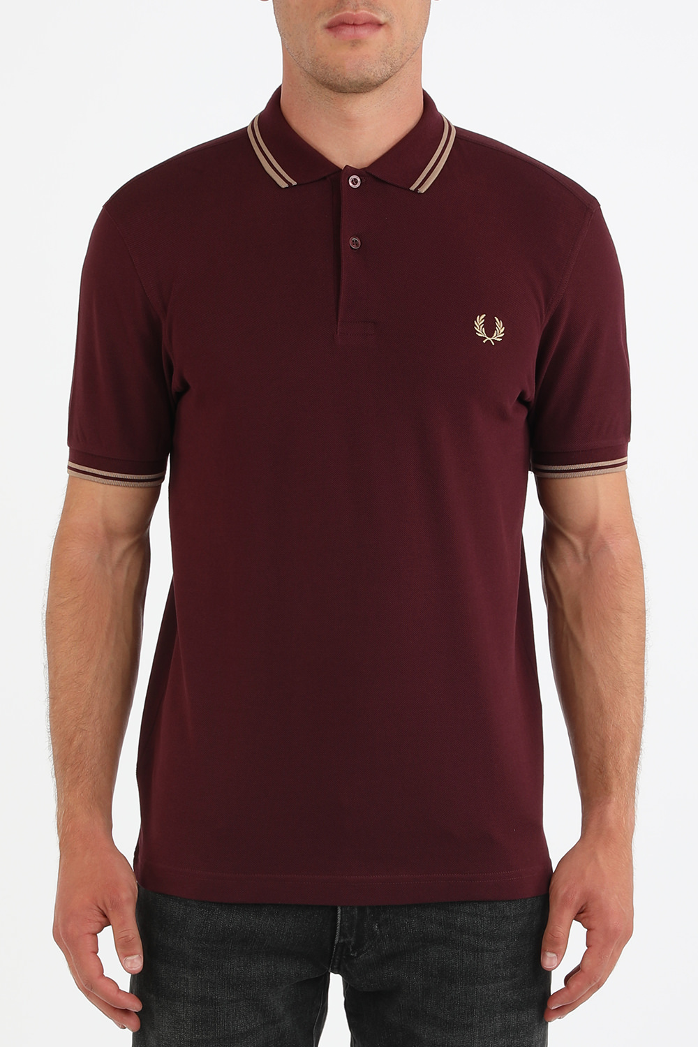 תמונת דוגמן קידמית של Classic Polo Shirt in Bordeaux