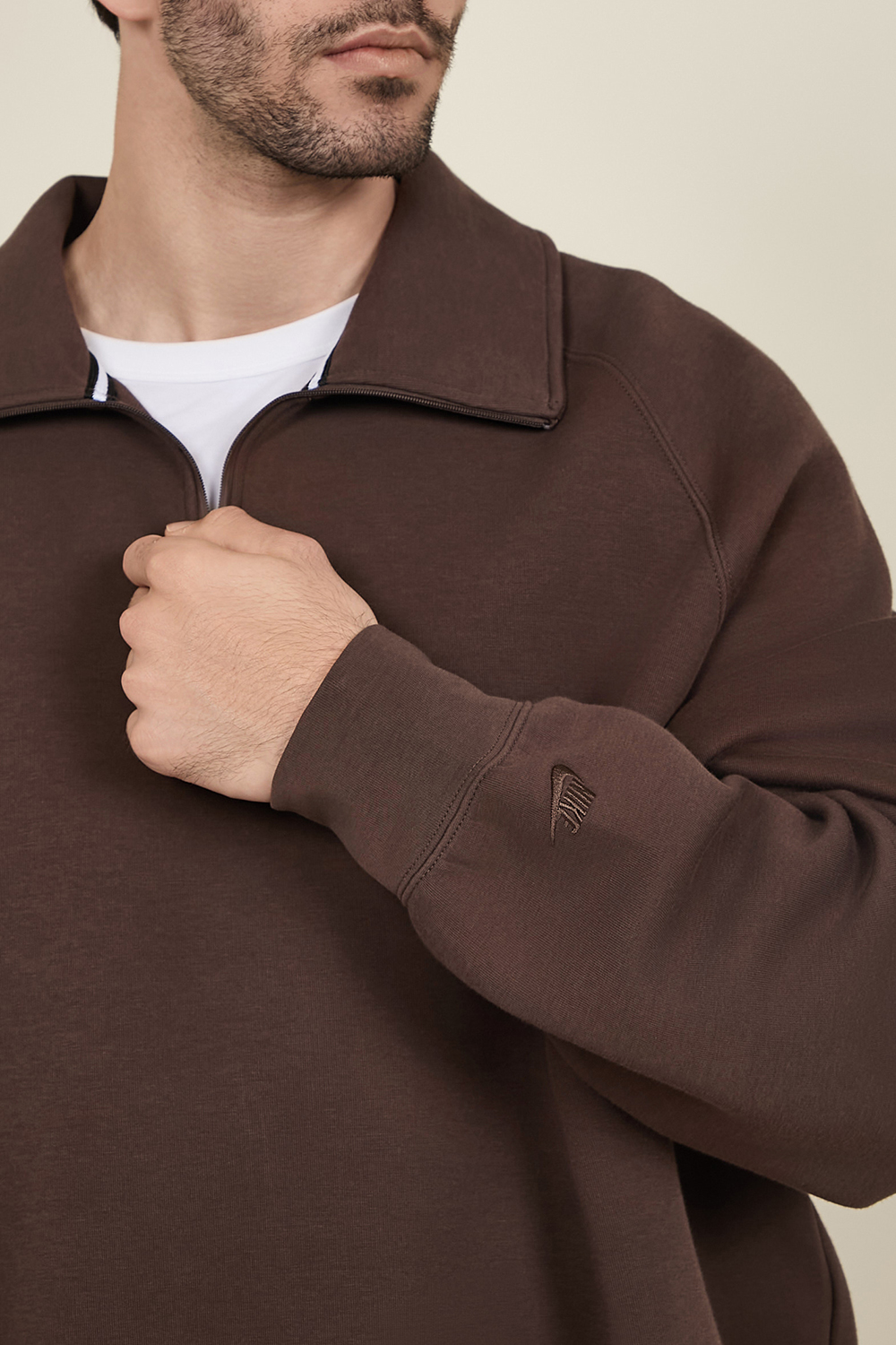 תמונת תקריב דוגמן של סווטשירט